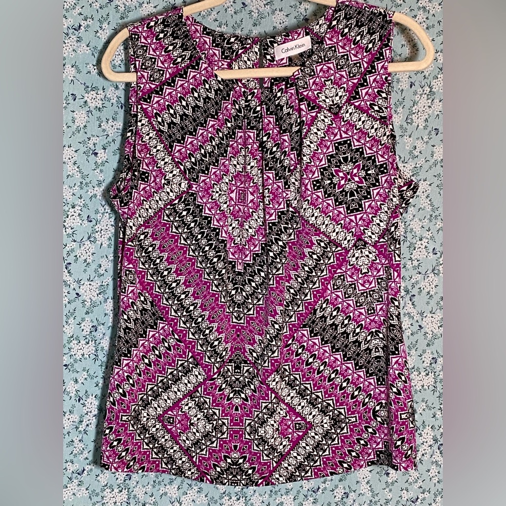 Calvin Klein Sleeveless Tank Top in Magenta, Black & White Geometric Print